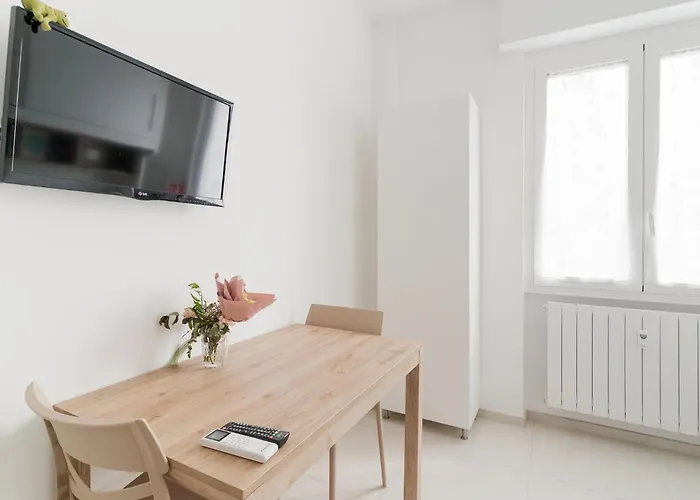 Guesthost - Bright Bocconi Apartmán