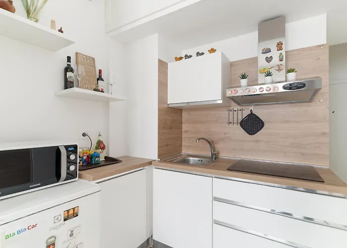 Guesthost - Bright Bocconi Apartmán Milán